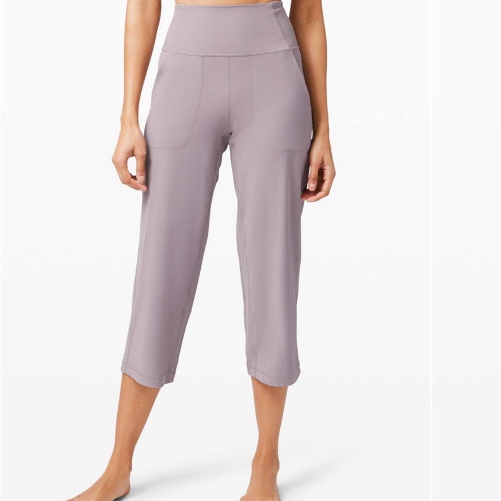 Lululemon Align Wide Leg Crop pants
Violet Verbena